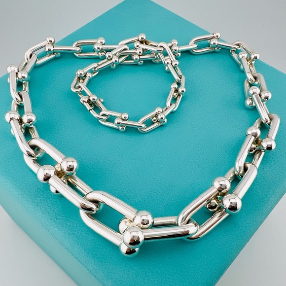 Tiffany Graduated Hardware Link Necklace - Picture 3 of 8